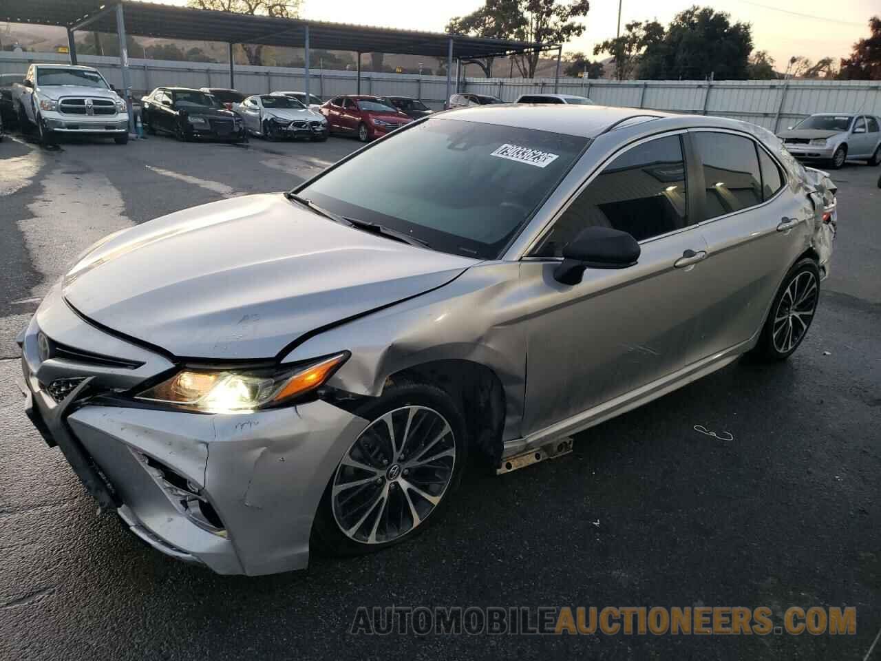 4T1B11HK5JU150127 TOYOTA CAMRY 2018