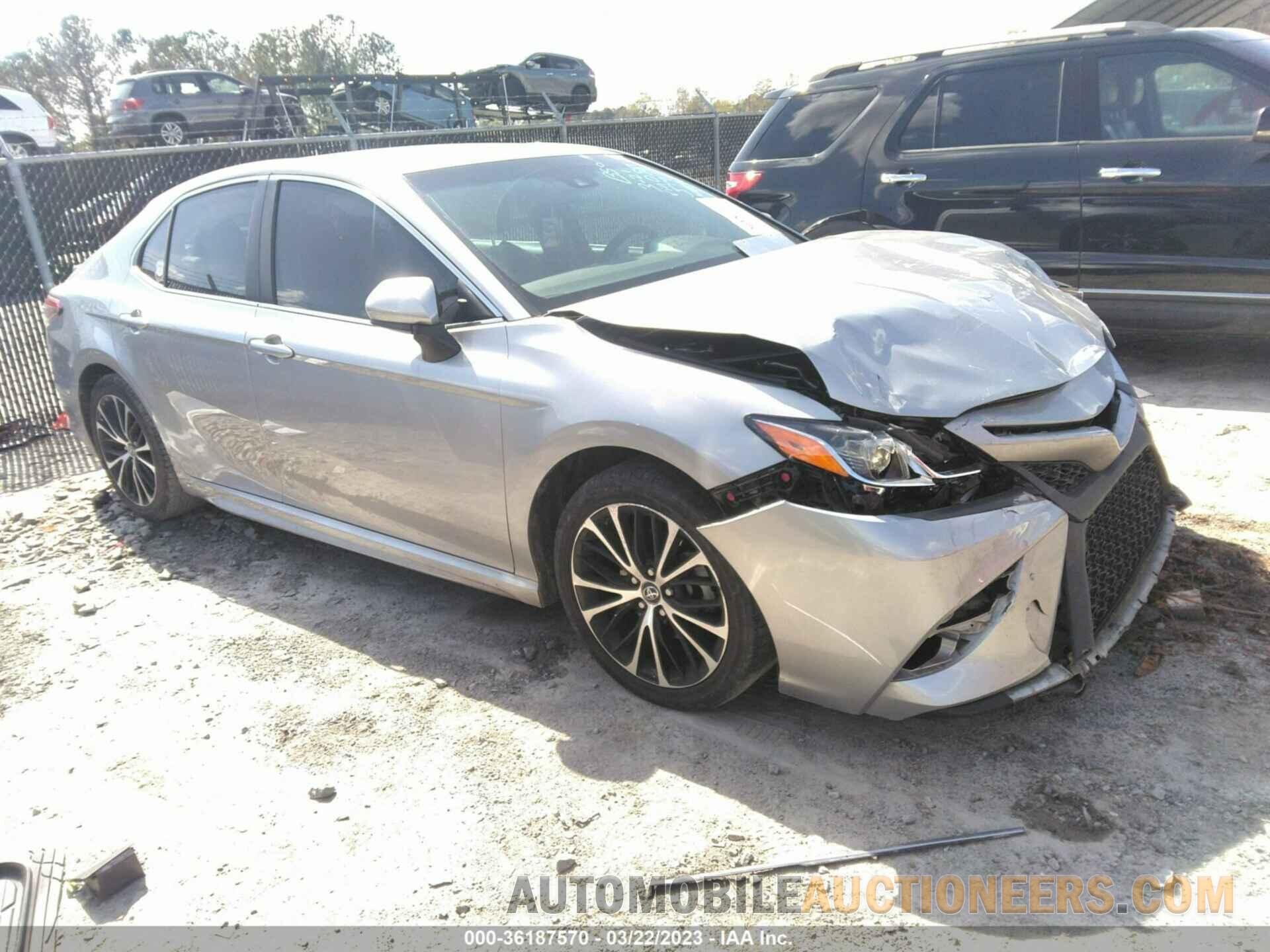 4T1B11HK5JU150581 TOYOTA CAMRY 2018