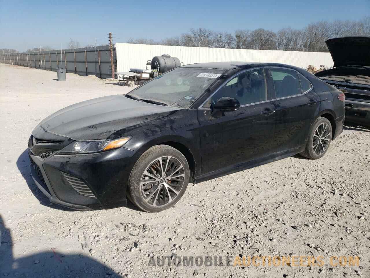 4T1B11HK5JU151164 TOYOTA CAMRY 2018