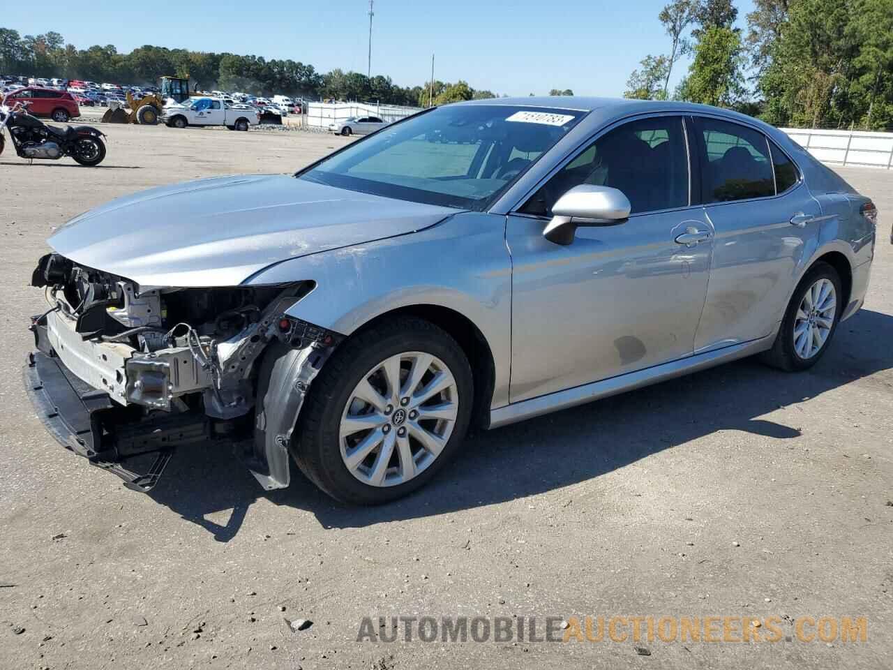 4T1B11HK5JU151262 TOYOTA CAMRY 2018