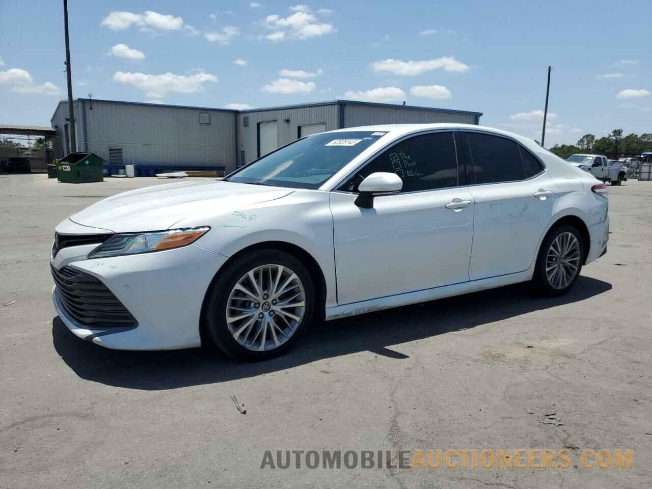 4T1B11HK5JU151729 TOYOTA CAMRY 2018