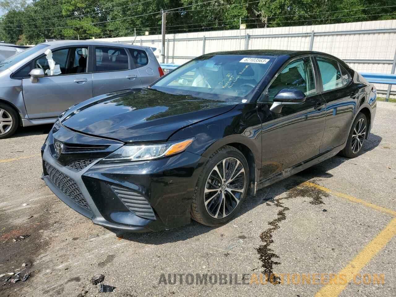 4T1B11HK5JU153643 TOYOTA CAMRY 2018