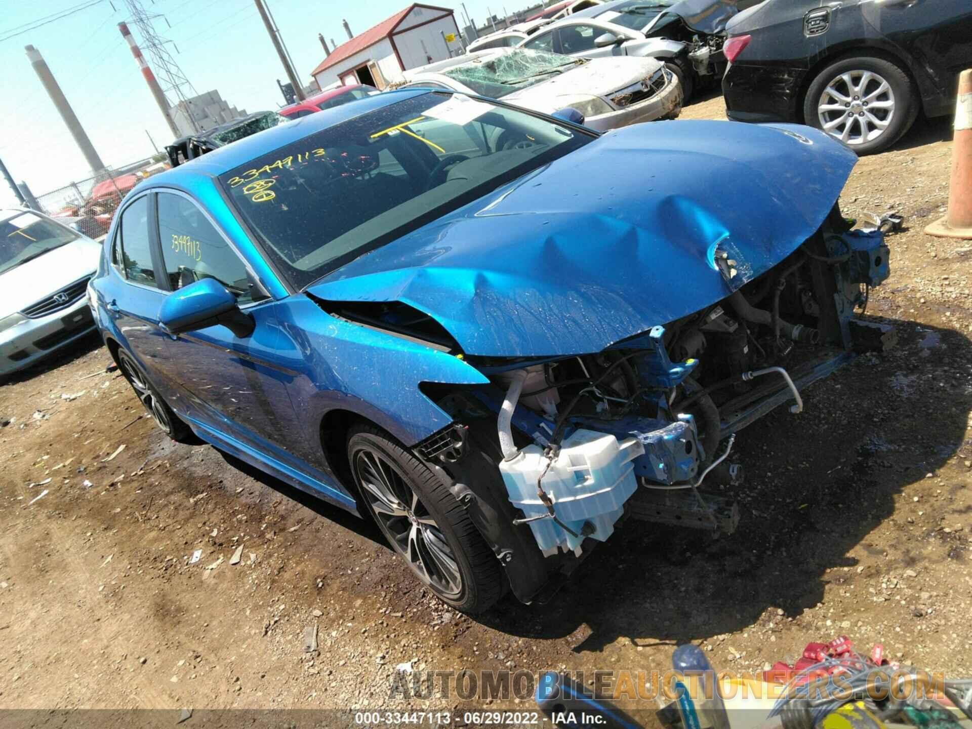 4T1B11HK5JU154582 TOYOTA CAMRY 2018