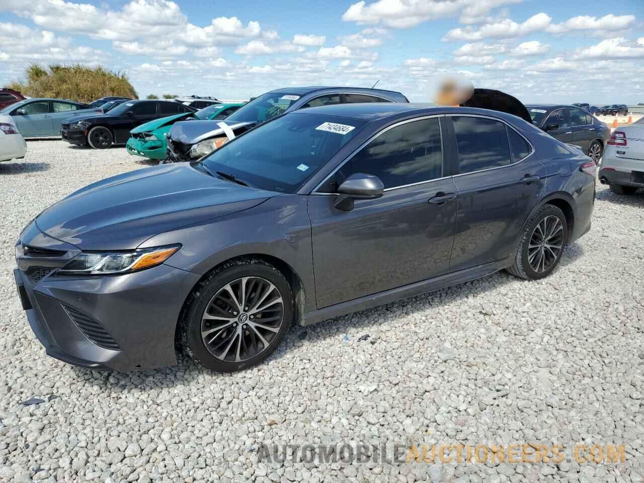 4T1B11HK5JU155778 TOYOTA CAMRY 2018