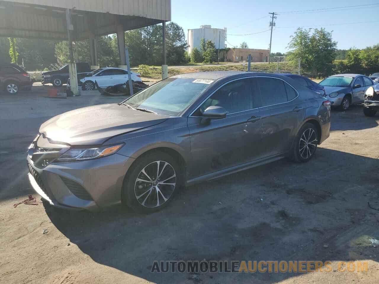 4T1B11HK5JU155893 TOYOTA CAMRY 2018