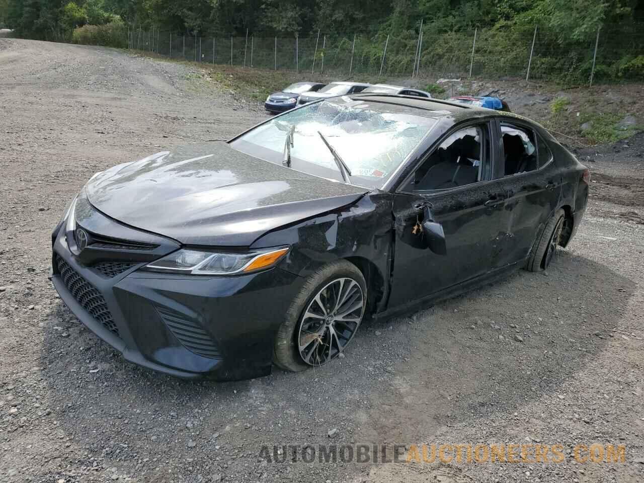 4T1B11HK5JU156901 TOYOTA CAMRY 2018