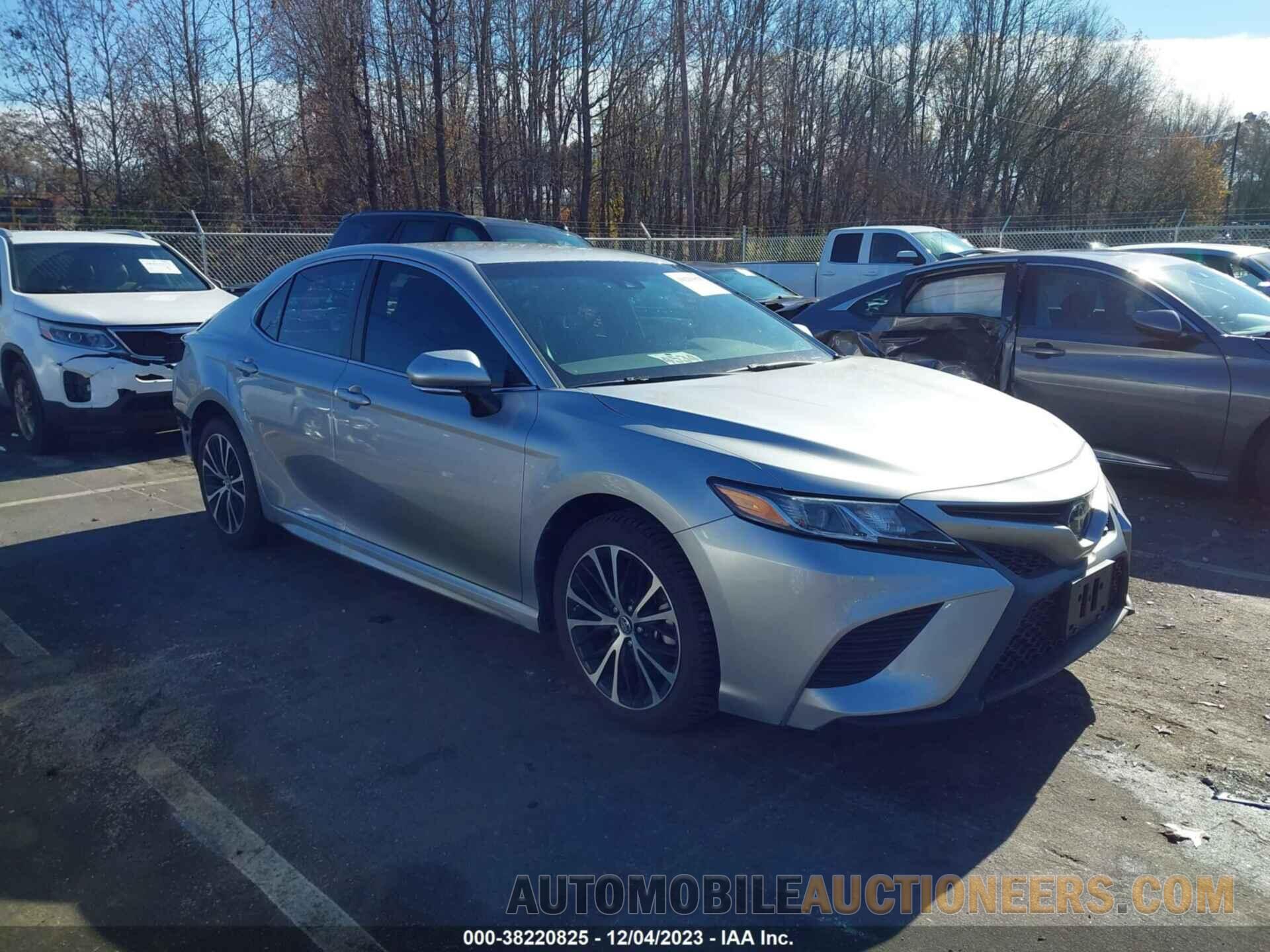 4T1B11HK5JU157885 TOYOTA CAMRY 2018