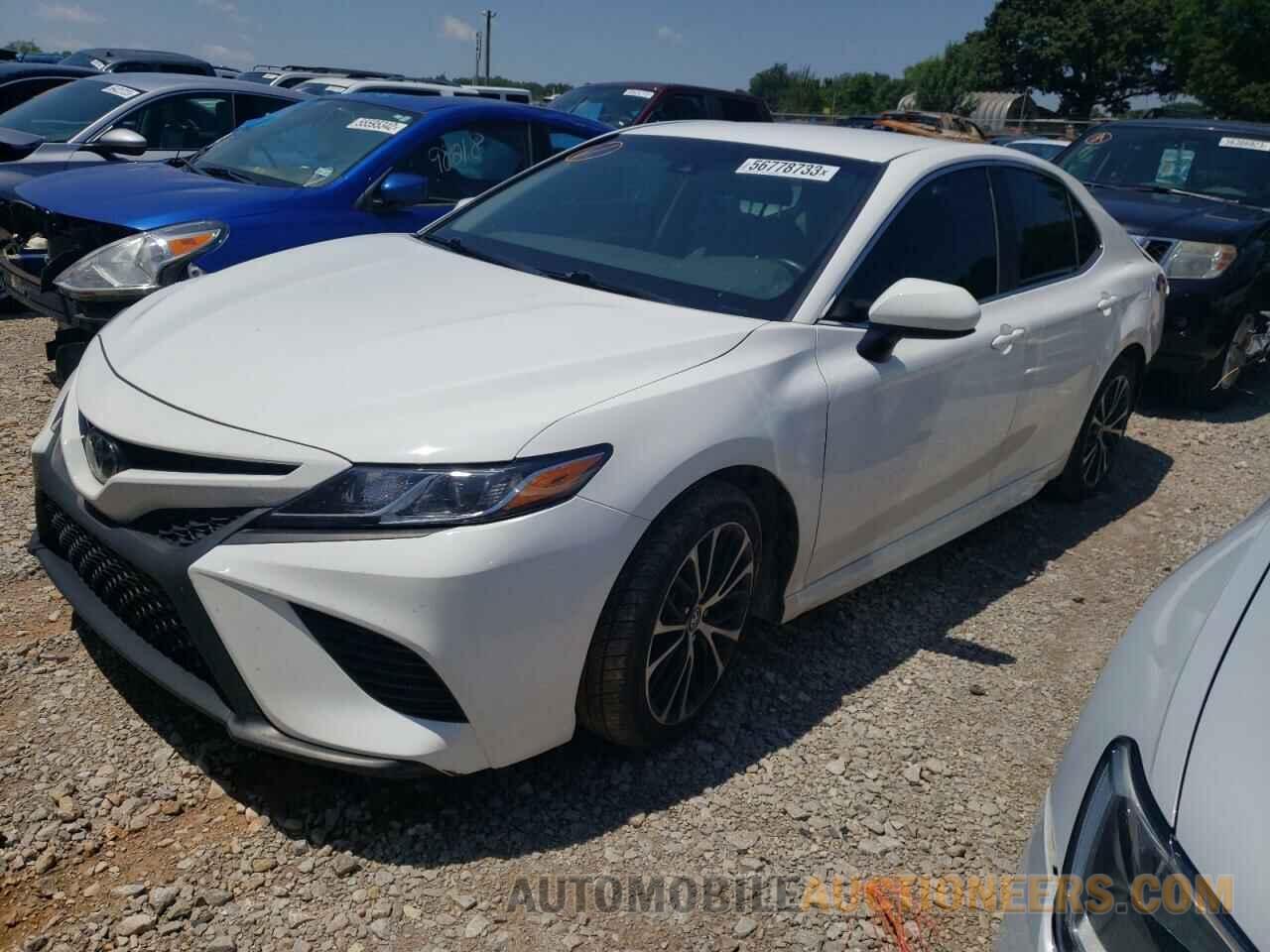 4T1B11HK5JU158082 TOYOTA CAMRY 2018