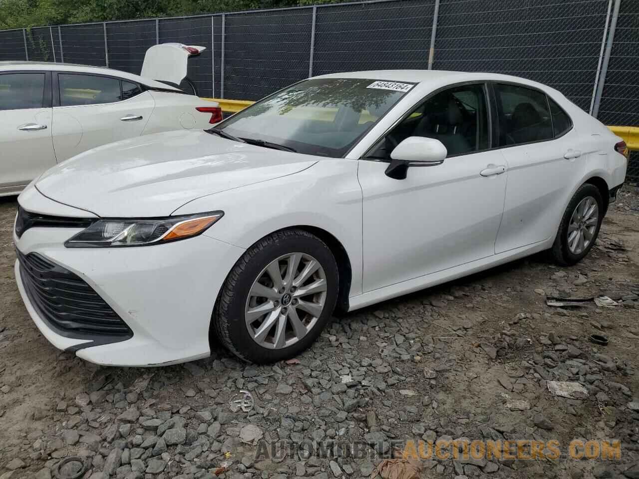 4T1B11HK5JU158132 TOYOTA CAMRY 2018