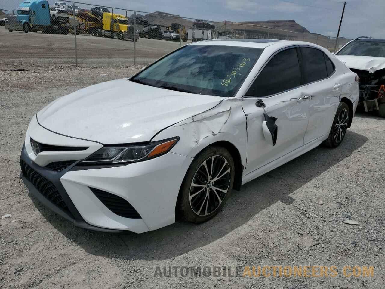 4T1B11HK5JU159393 TOYOTA CAMRY 2018