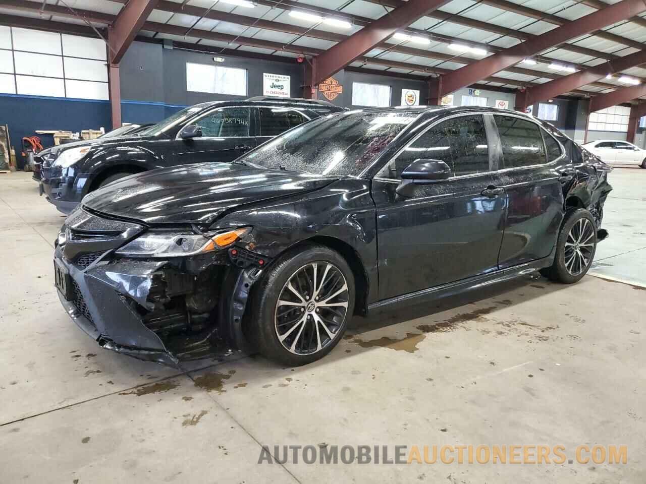 4T1B11HK5JU500548 TOYOTA CAMRY 2018