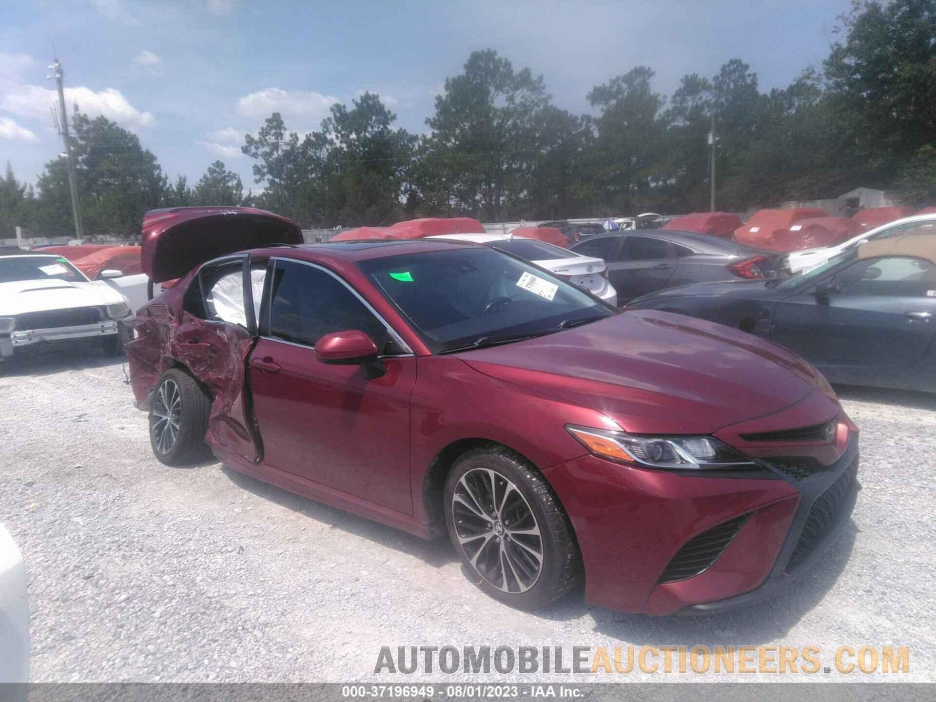 4T1B11HK5JU500601 TOYOTA CAMRY 2018