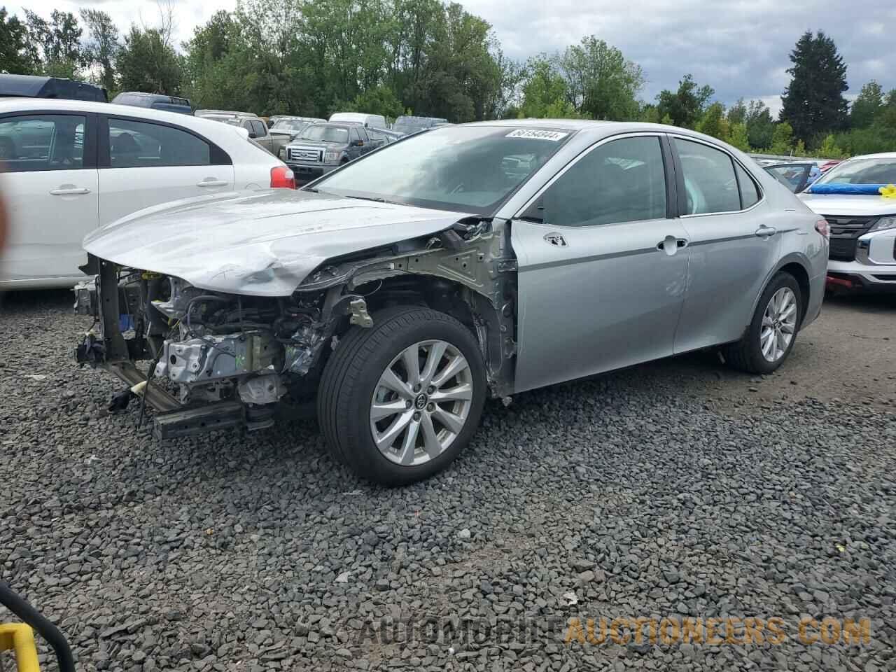 4T1B11HK5JU510528 TOYOTA CAMRY 2018