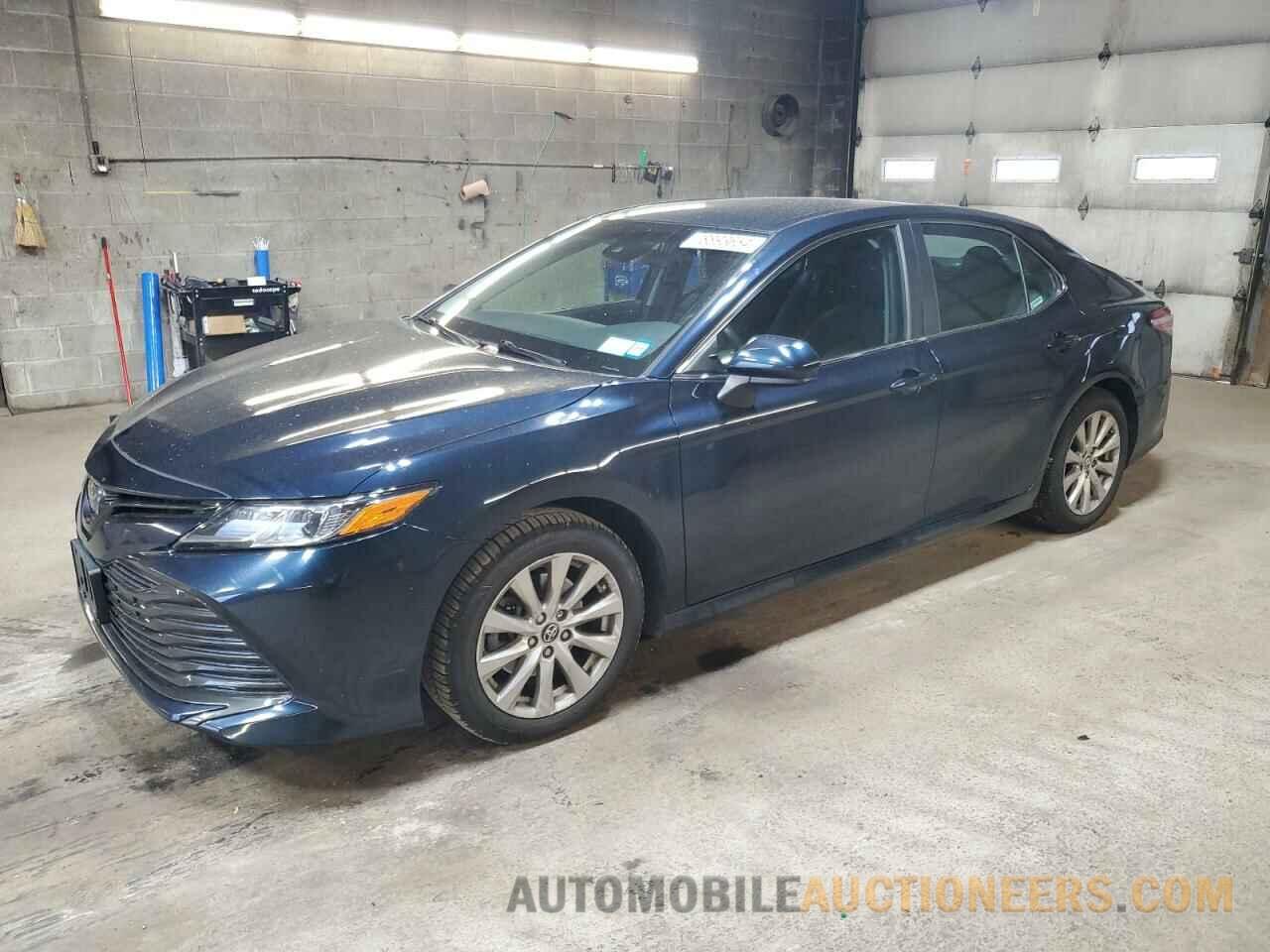 4T1B11HK5JU512960 TOYOTA CAMRY 2018