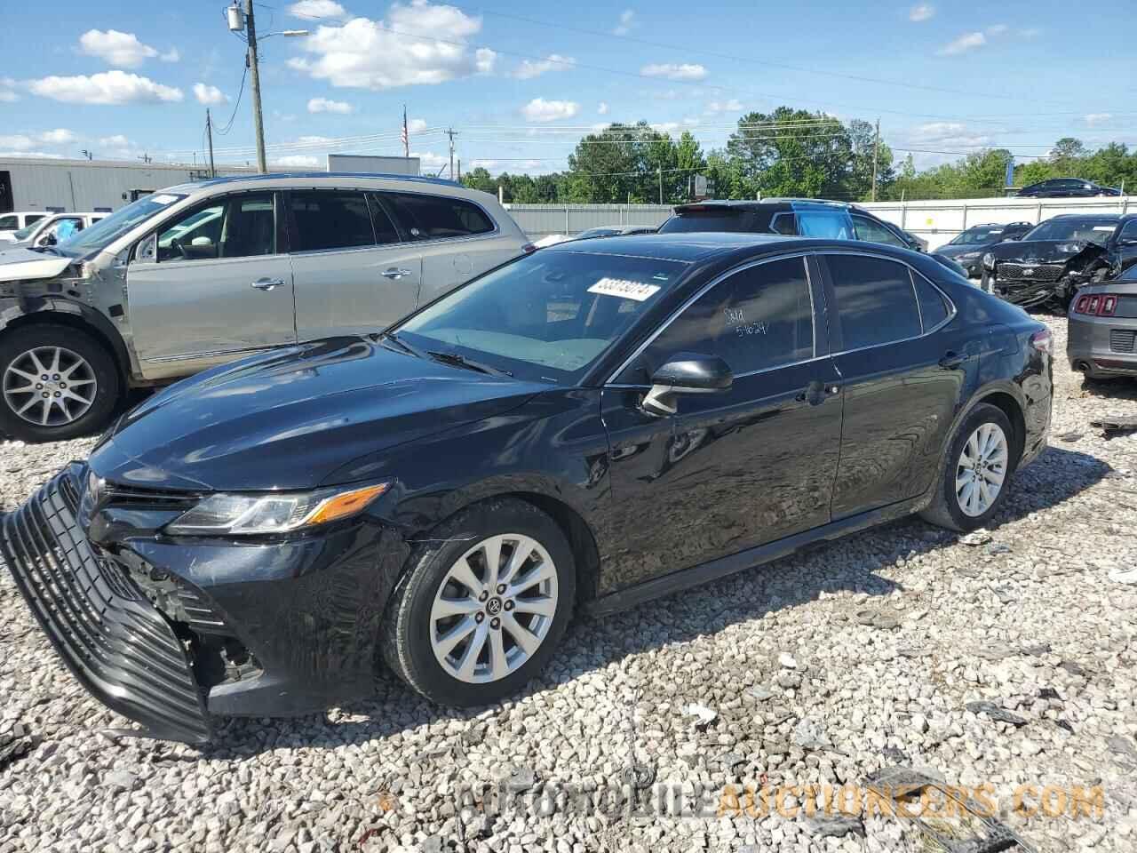 4T1B11HK5JU513753 TOYOTA CAMRY 2018