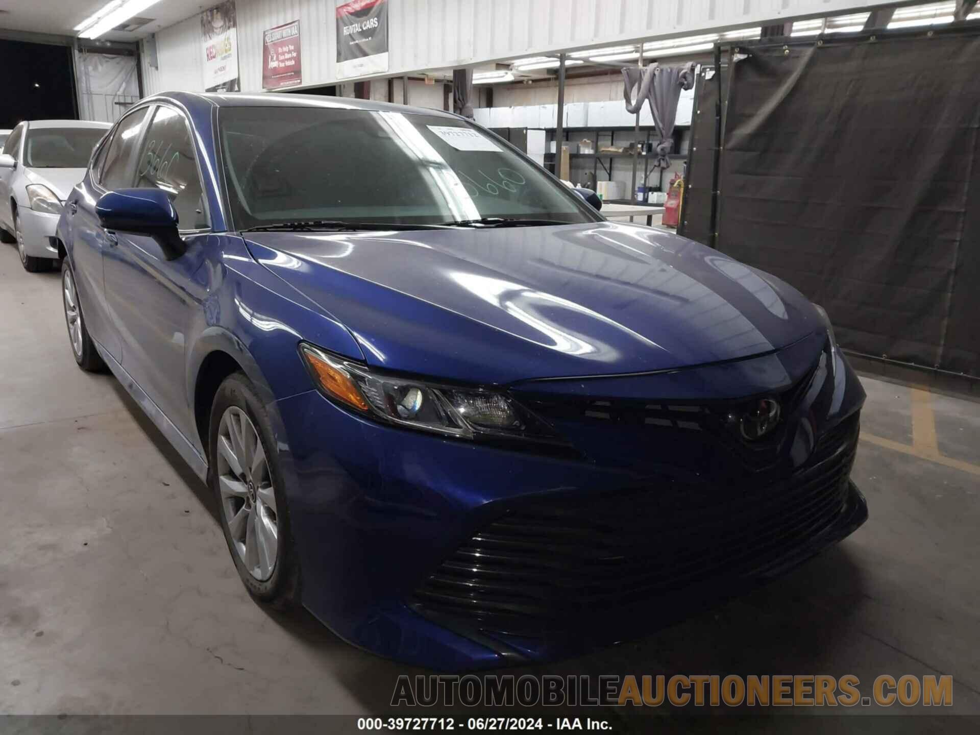 4T1B11HK5JU513834 TOYOTA CAMRY 2018