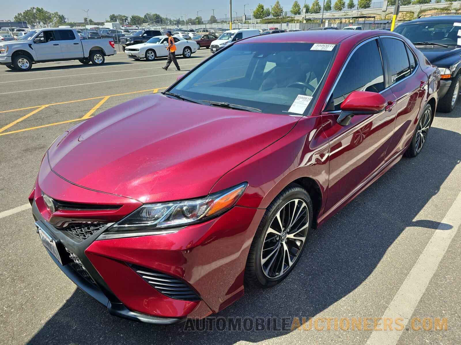 4T1B11HK5JU515258 Toyota Camry 2018