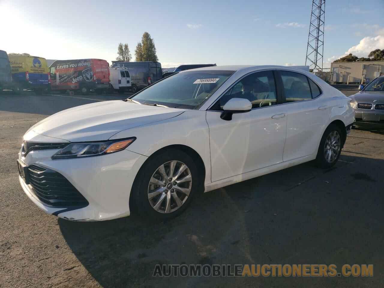 4T1B11HK5JU517365 TOYOTA CAMRY 2018