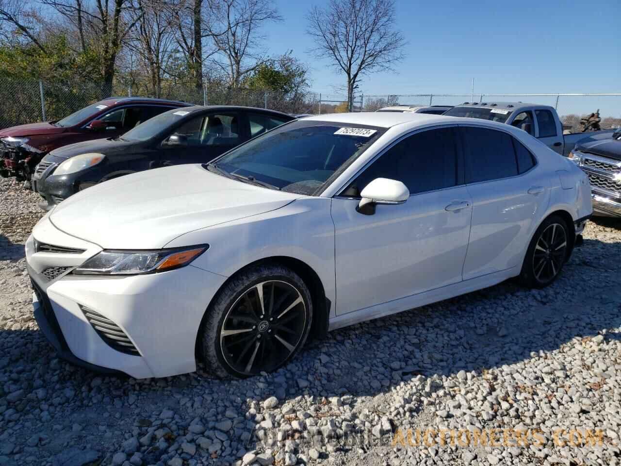 4T1B11HK5JU519147 TOYOTA CAMRY 2018