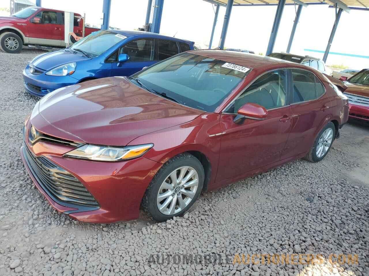 4T1B11HK5JU520685 TOYOTA CAMRY 2018