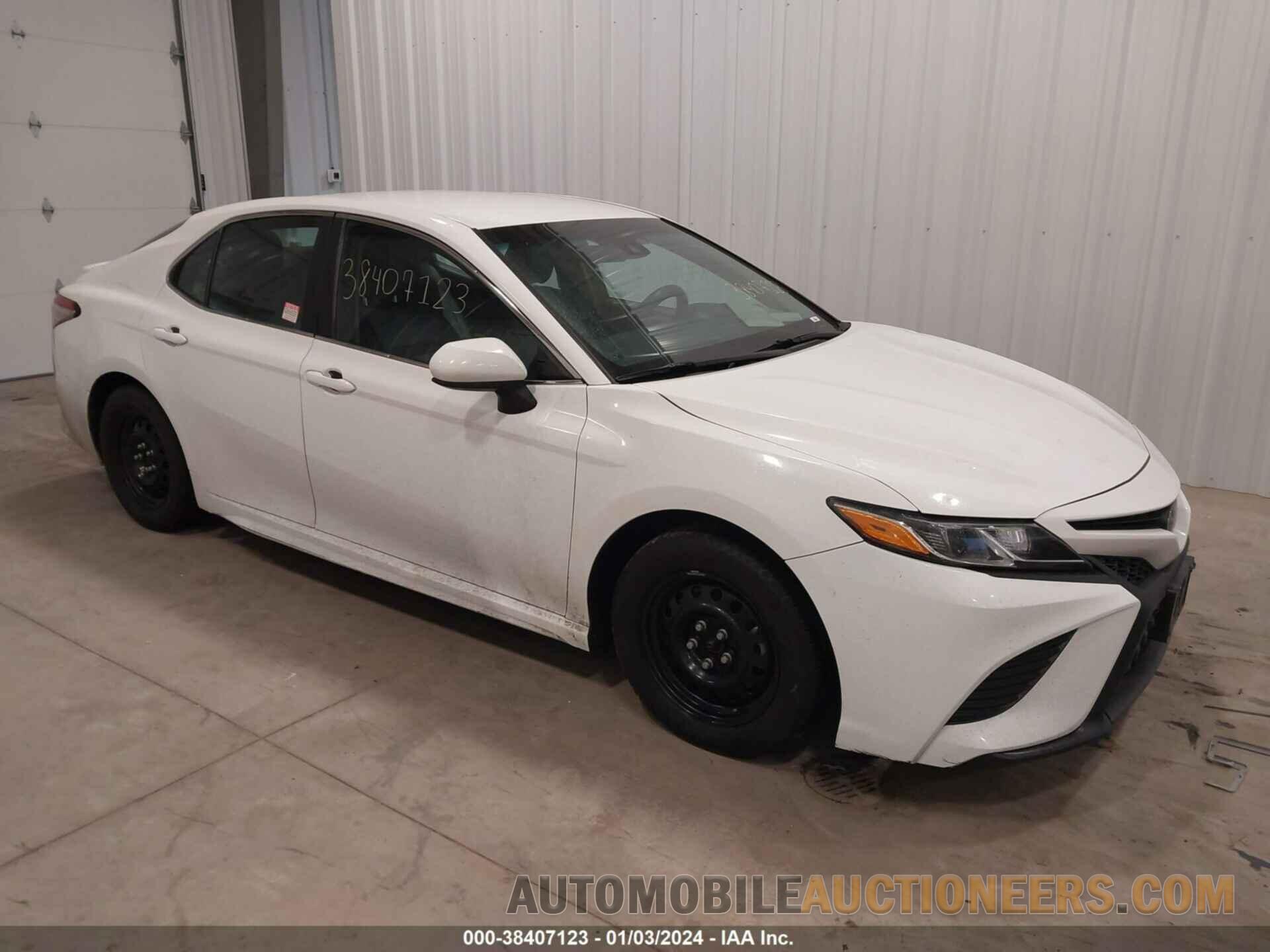 4T1B11HK5JU521271 TOYOTA CAMRY 2018