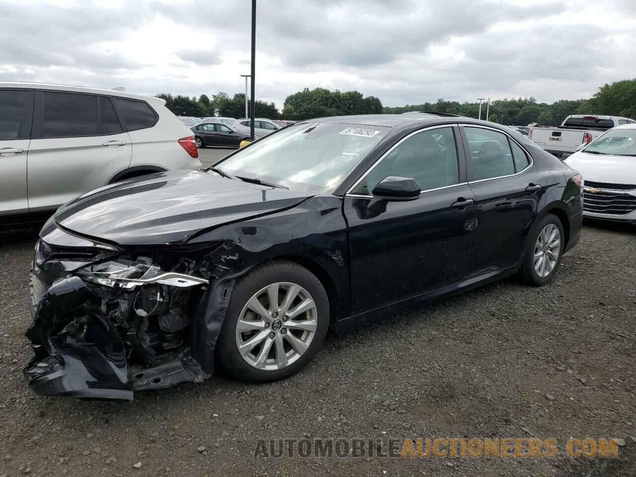 4T1B11HK5JU521447 TOYOTA CAMRY 2018