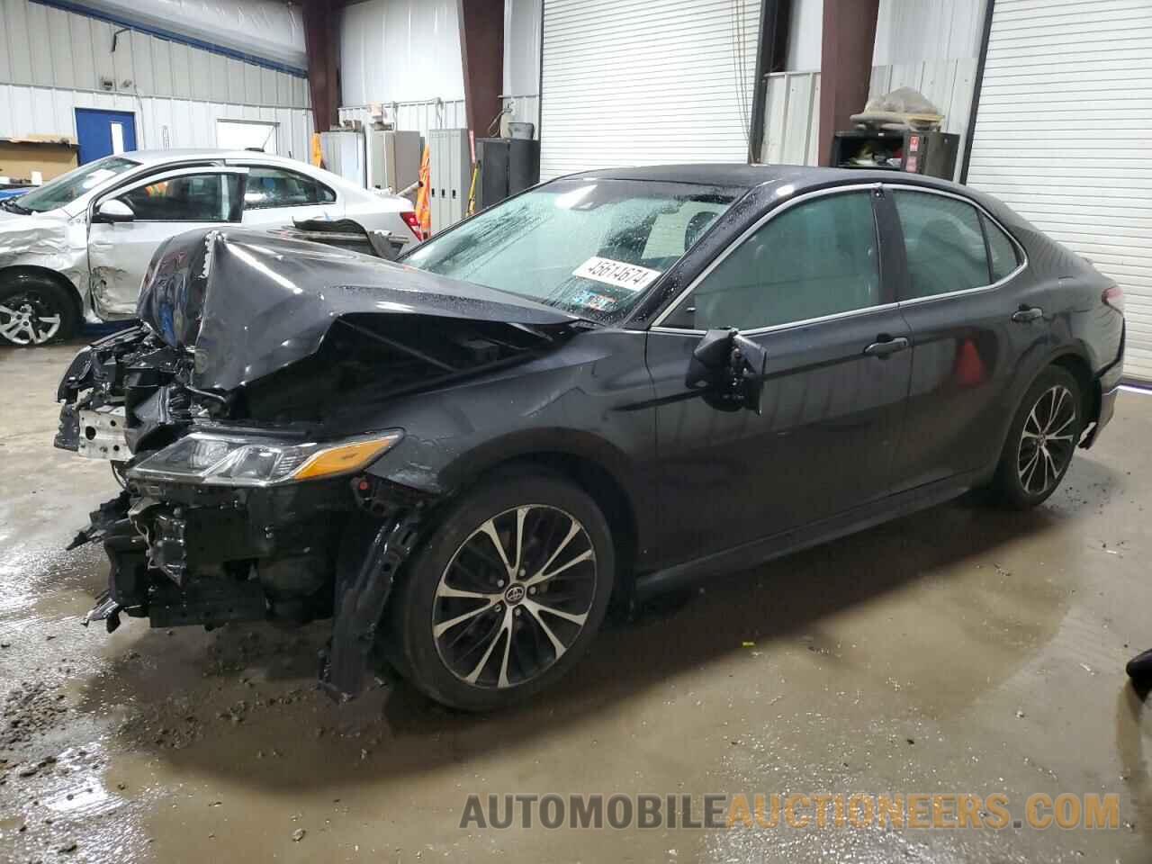 4T1B11HK5JU523179 TOYOTA CAMRY 2018