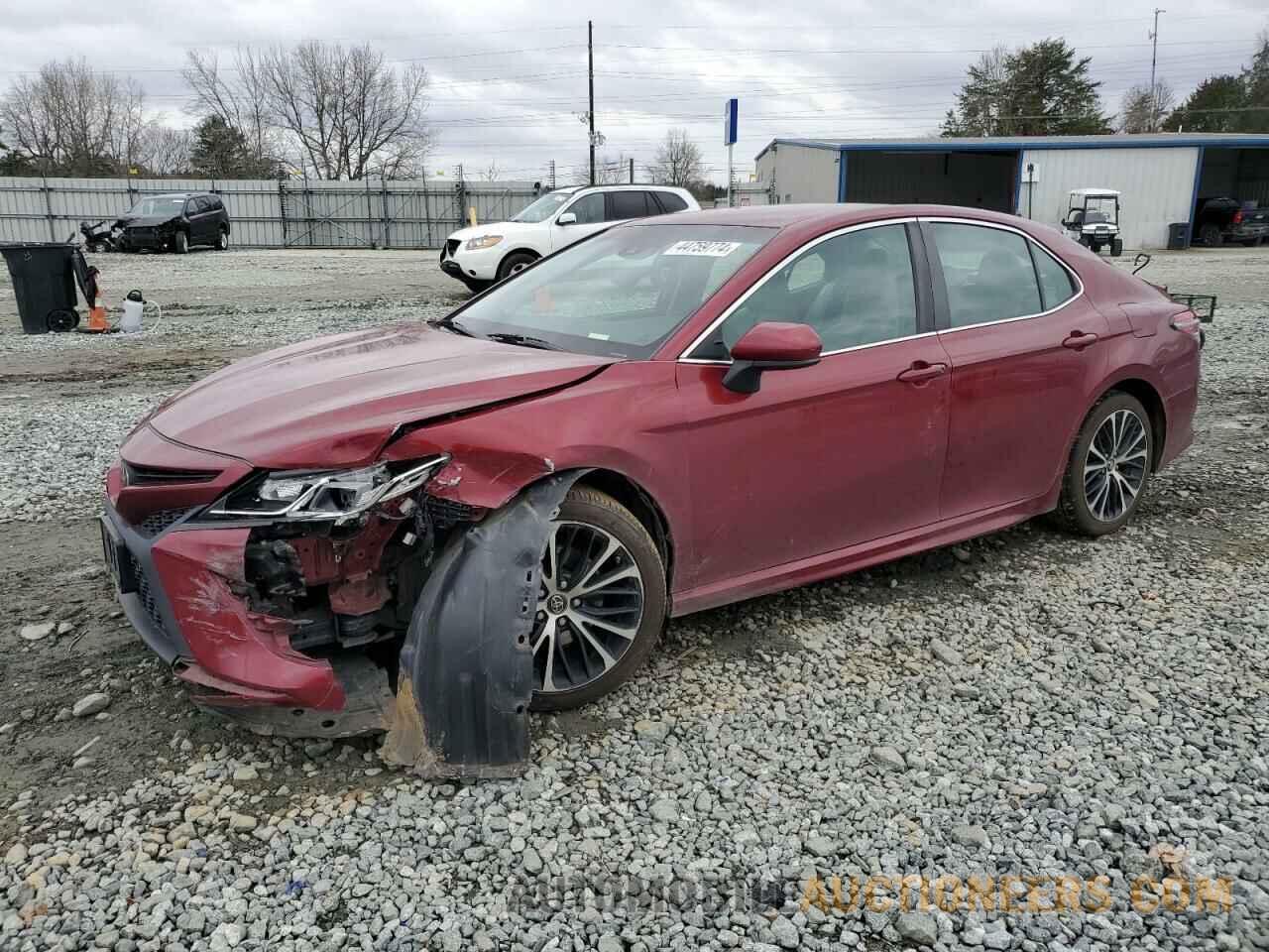 4T1B11HK5JU525403 TOYOTA CAMRY 2018