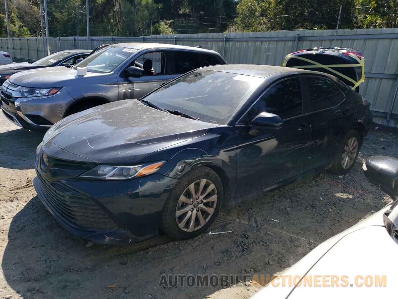 4T1B11HK5JU526616 TOYOTA CAMRY 2018