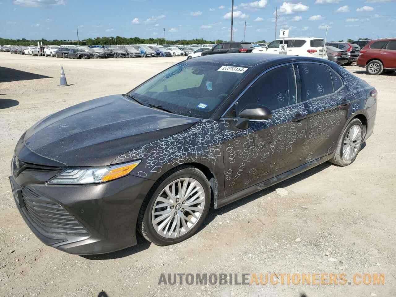 4T1B11HK5JU526809 TOYOTA CAMRY 2018