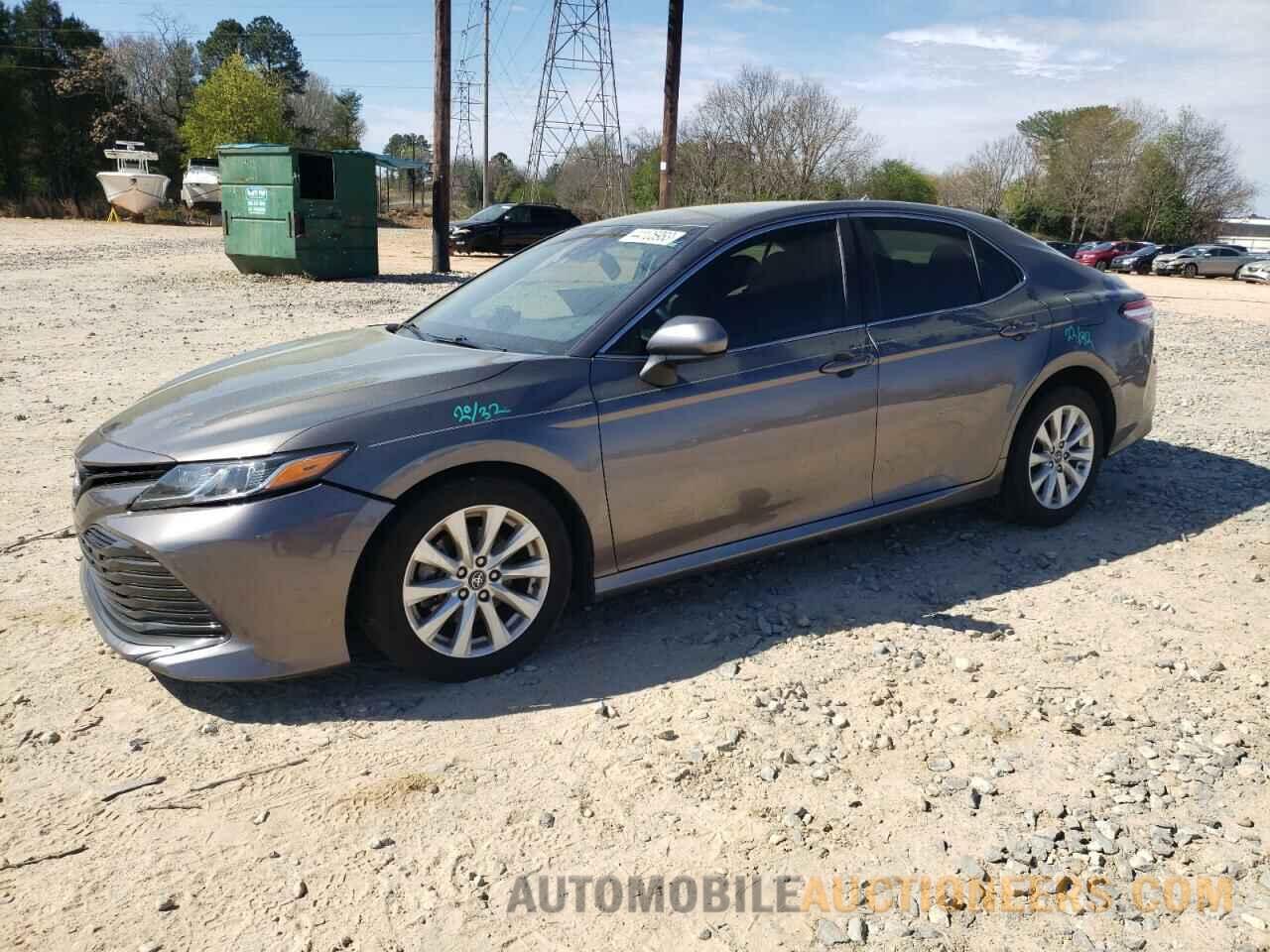 4T1B11HK5JU528205 TOYOTA CAMRY 2018