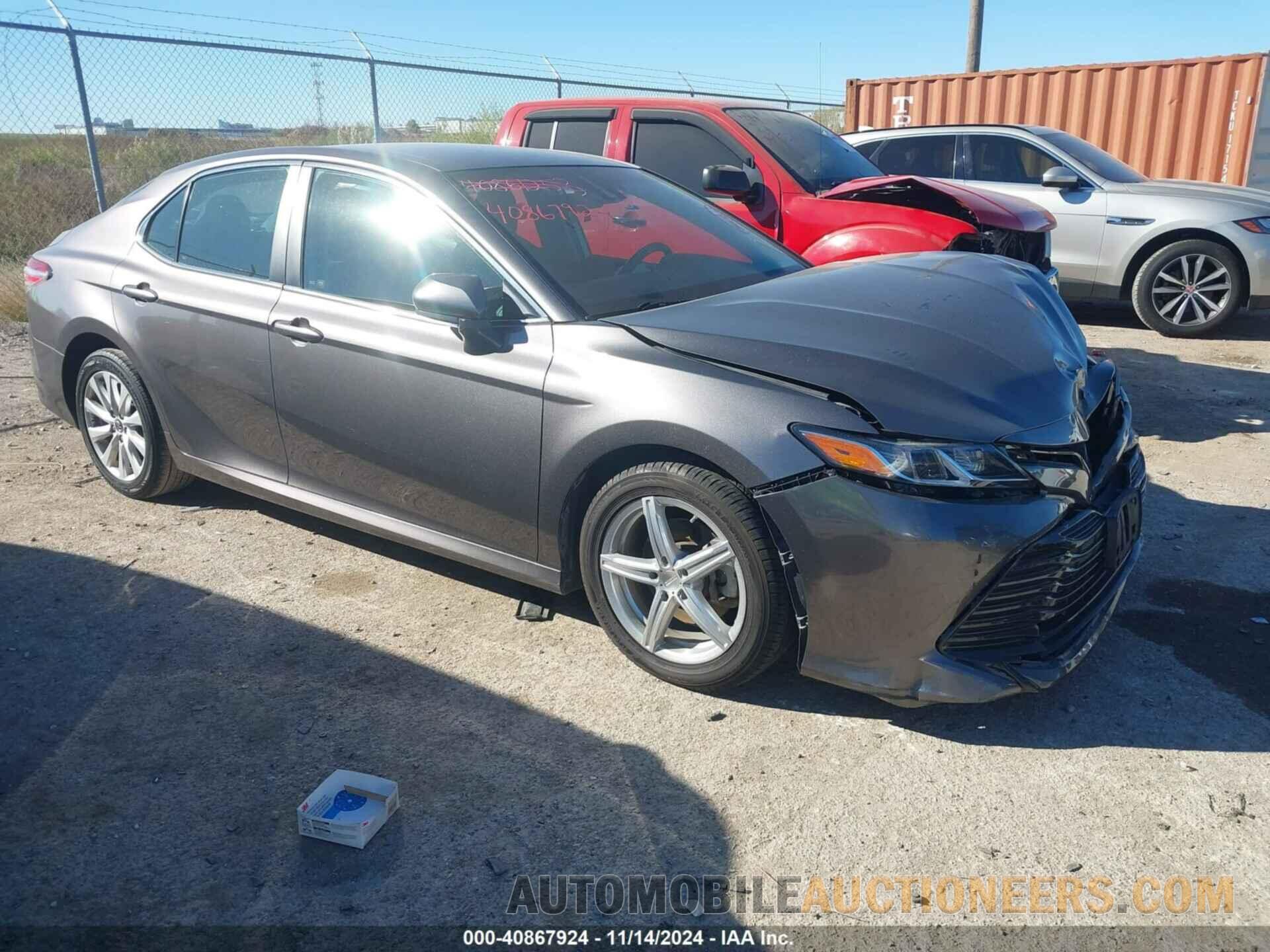 4T1B11HK5JU528690 TOYOTA CAMRY 2018