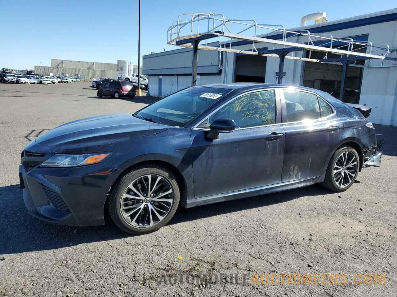 4T1B11HK5JU529676 TOYOTA CAMRY 2018