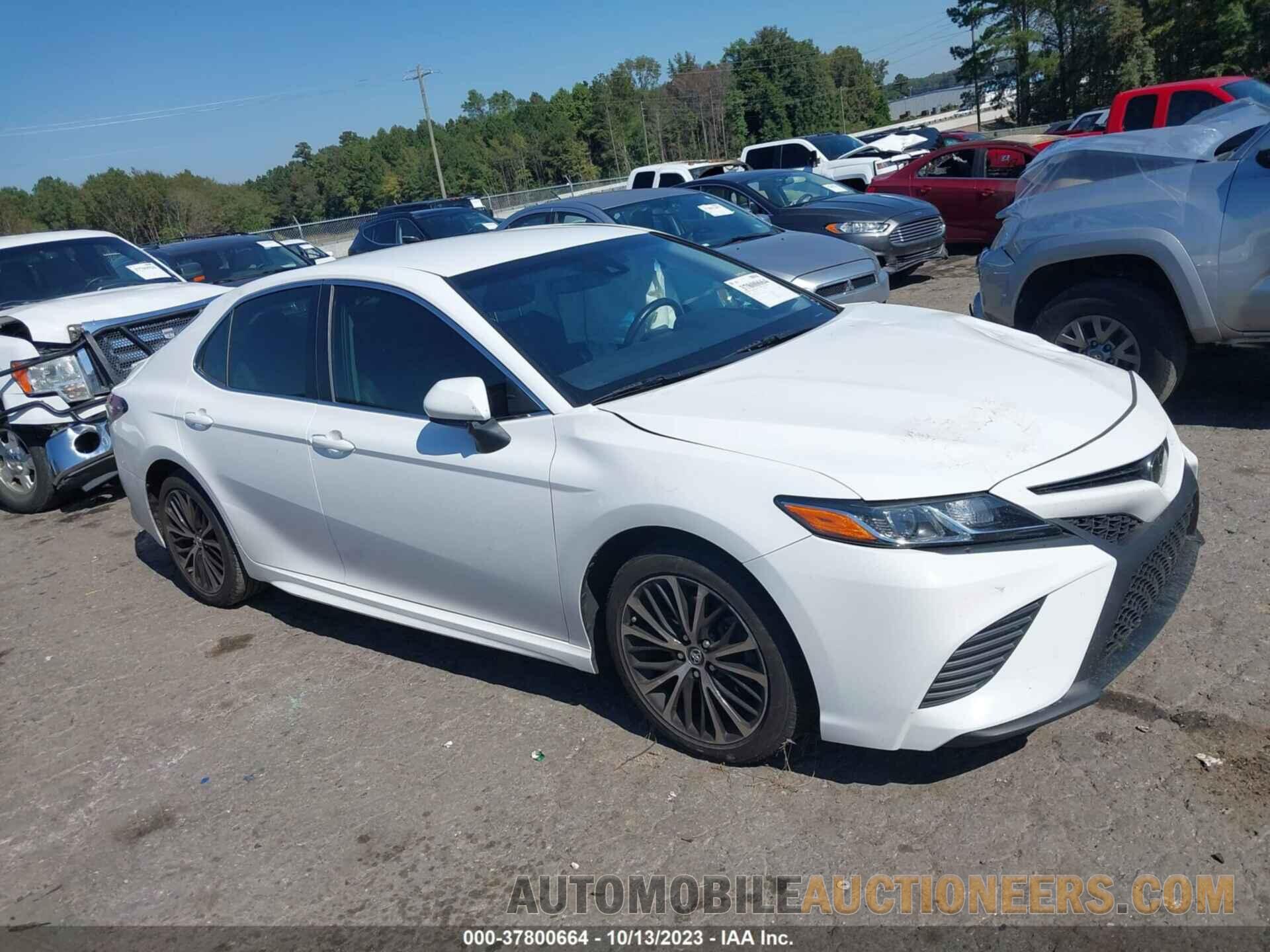 4T1B11HK5JU532576 TOYOTA CAMRY 2018