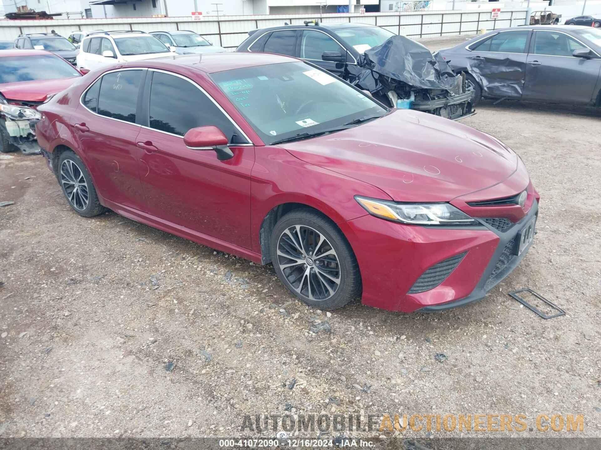 4T1B11HK5JU533145 TOYOTA CAMRY 2018