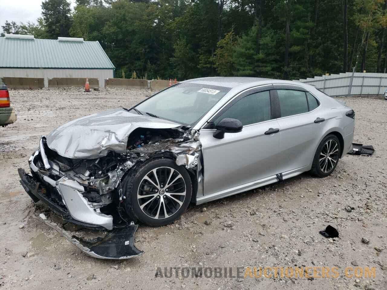 4T1B11HK5JU533646 TOYOTA CAMRY 2018