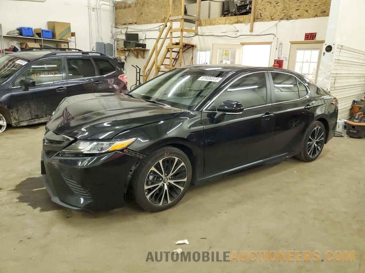 4T1B11HK5JU533985 TOYOTA CAMRY 2018