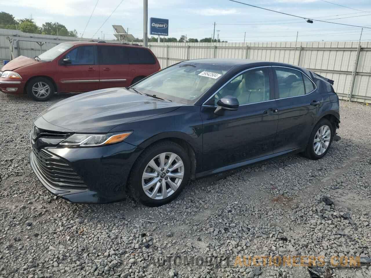 4T1B11HK5JU537339 TOYOTA CAMRY 2018