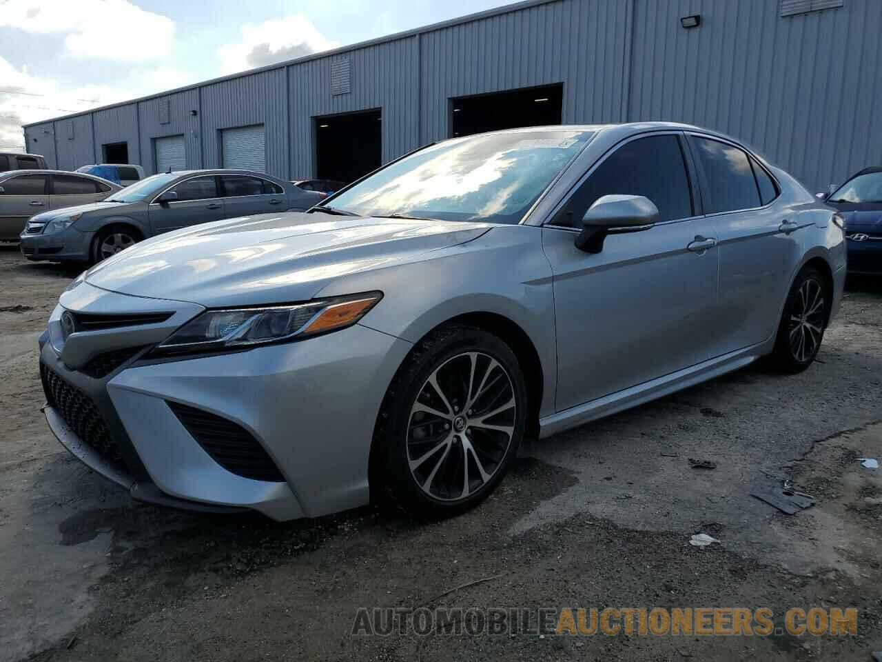 4T1B11HK5JU537664 TOYOTA CAMRY 2018