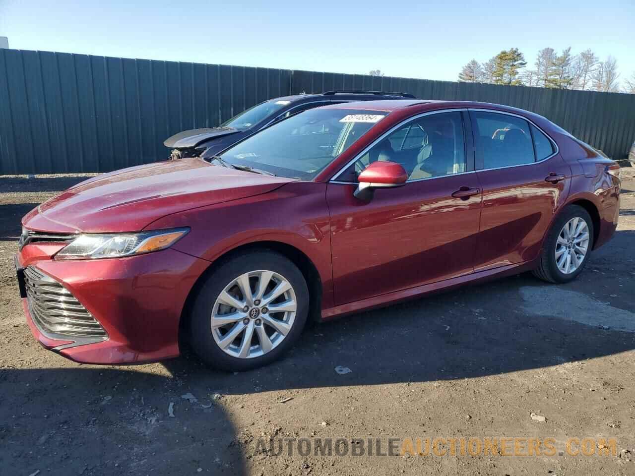 4T1B11HK5JU538040 TOYOTA CAMRY 2018