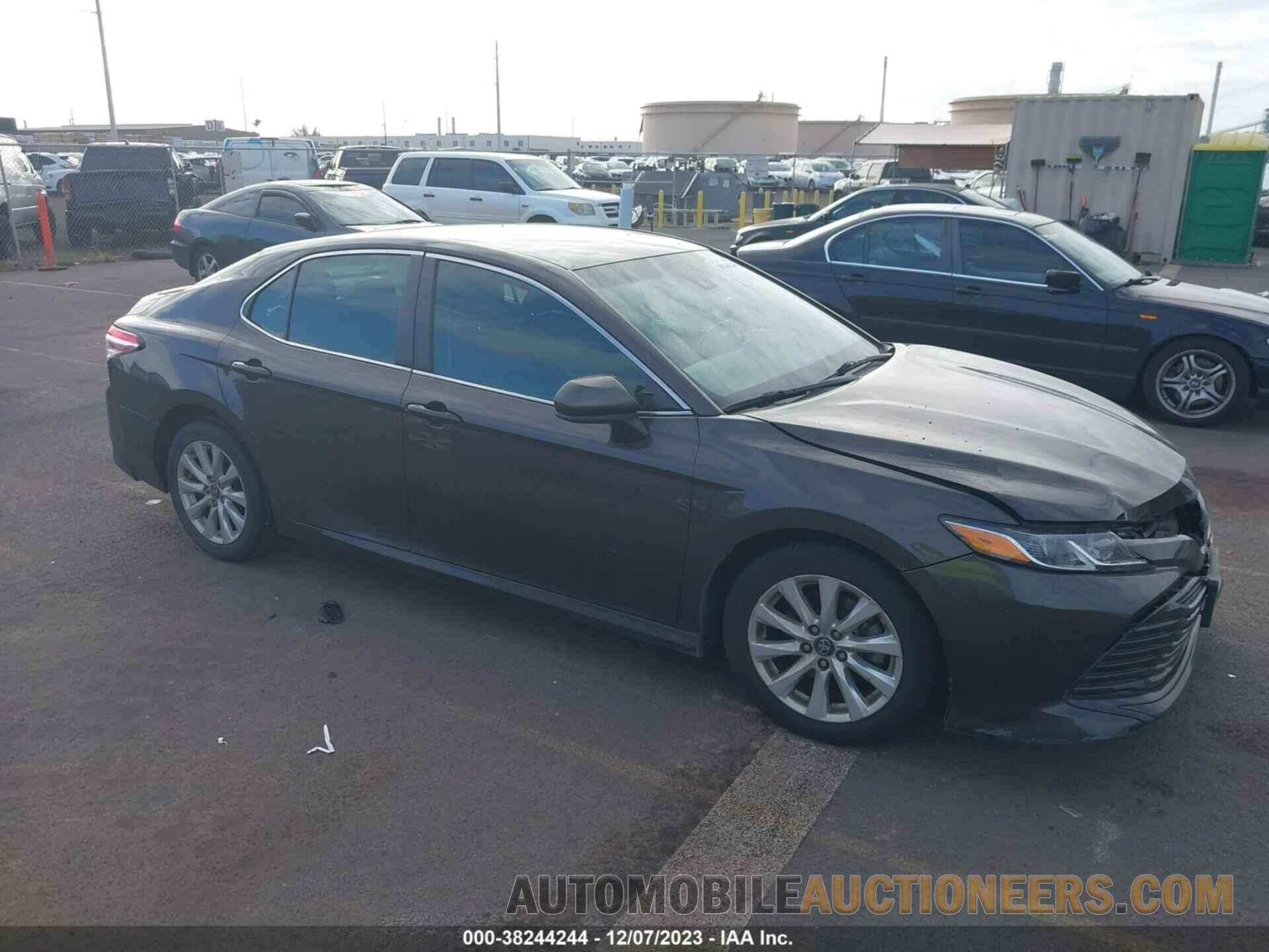 4T1B11HK5JU538667 TOYOTA CAMRY 2018