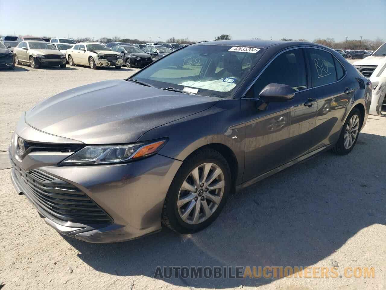 4T1B11HK5JU542072 TOYOTA CAMRY 2018