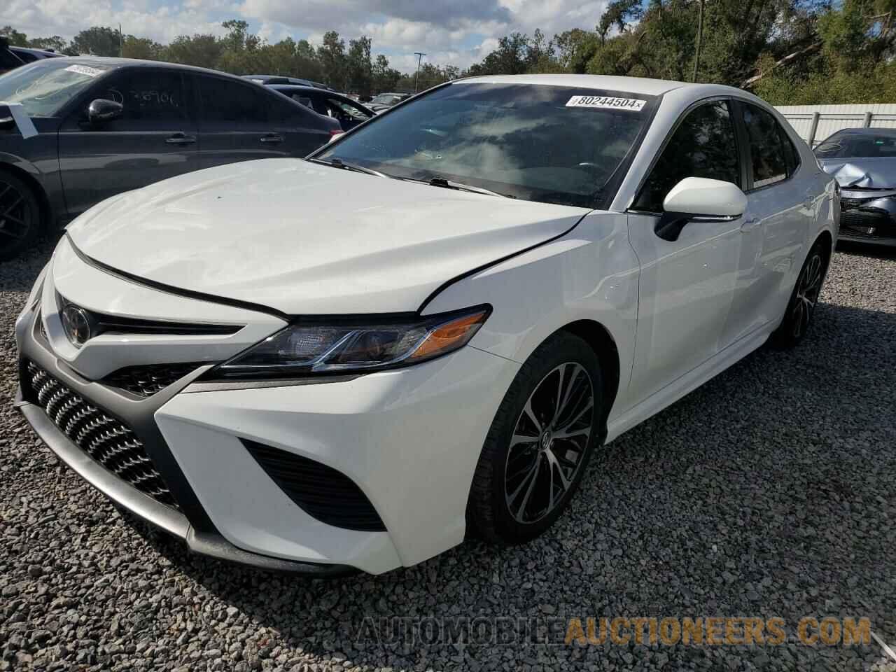 4T1B11HK5JU543075 TOYOTA CAMRY 2018