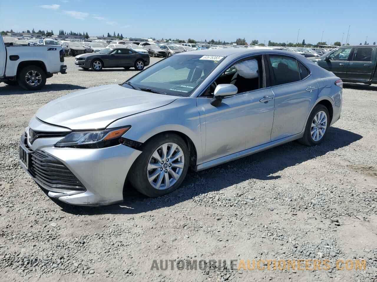 4T1B11HK5JU549913 TOYOTA CAMRY 2018