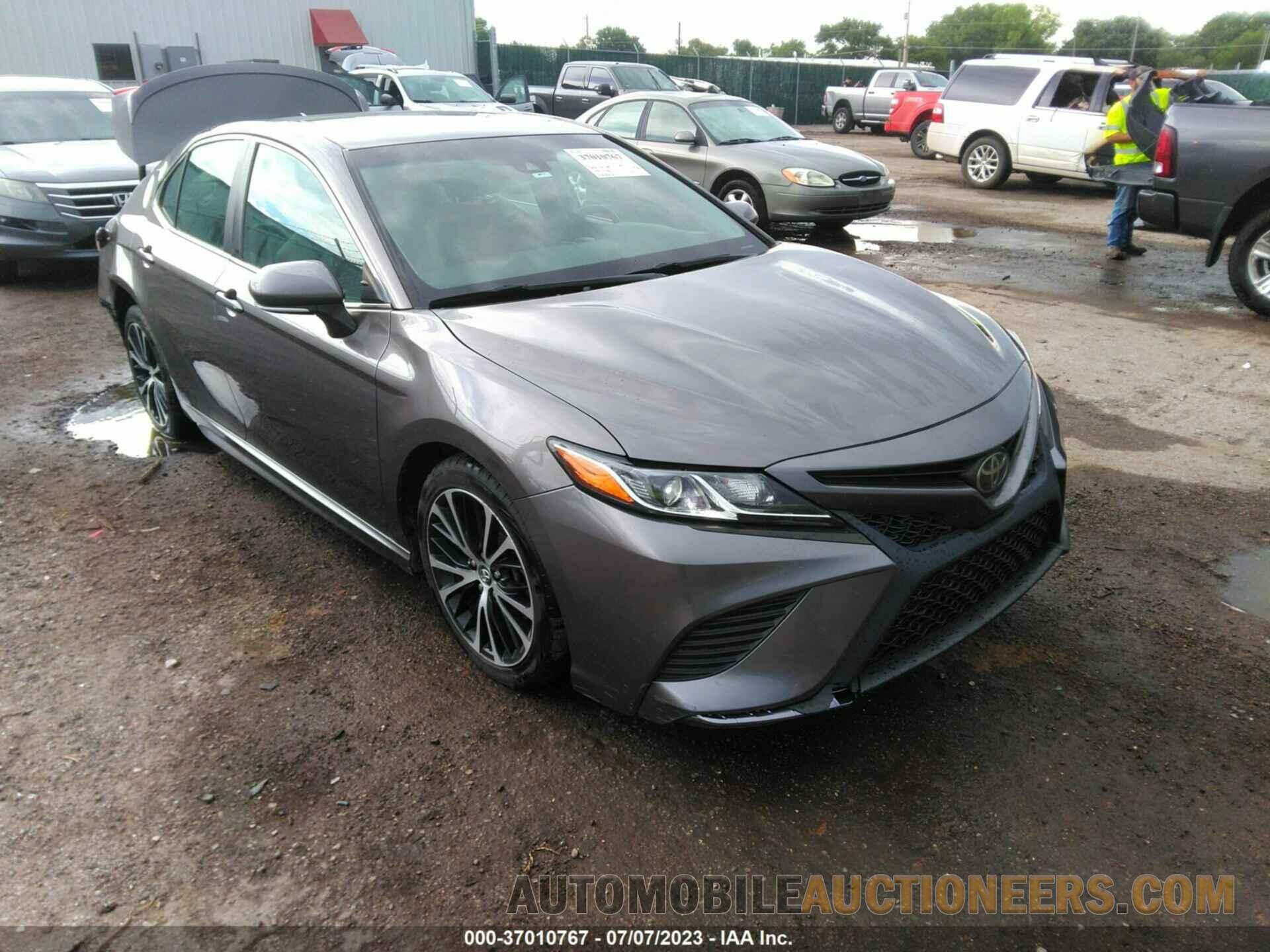 4T1B11HK5JU550205 TOYOTA CAMRY 2018