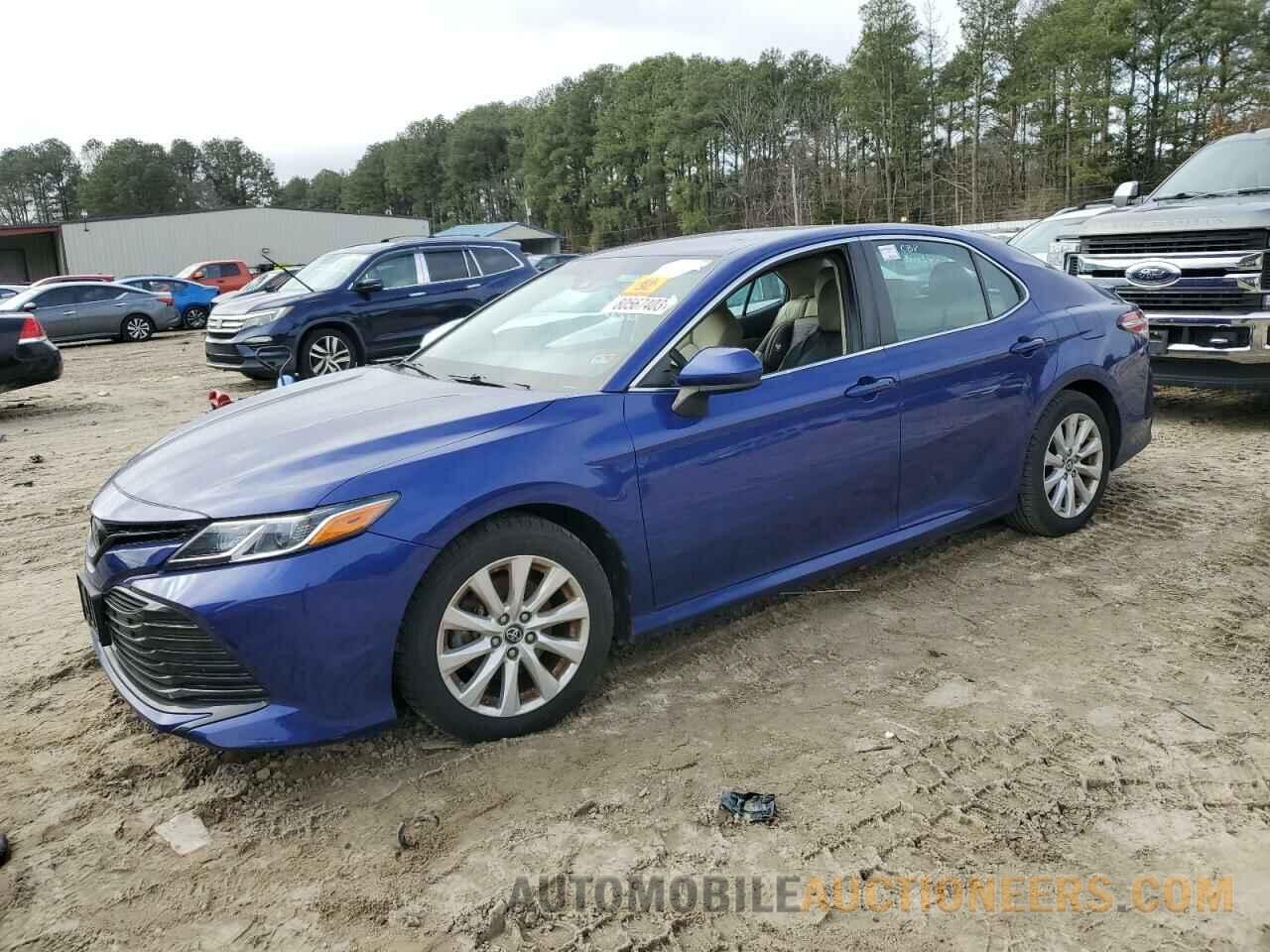 4T1B11HK5JU551256 TOYOTA CAMRY 2018