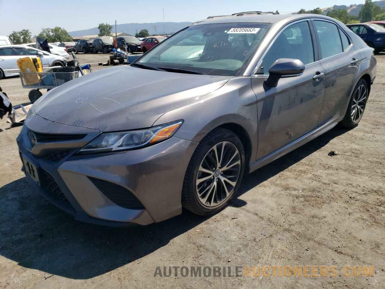 4T1B11HK5JU551547 TOYOTA CAMRY 2018