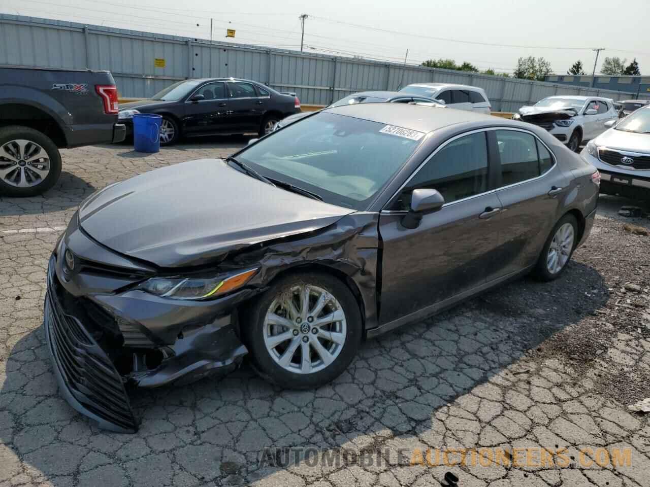 4T1B11HK5JU555033 TOYOTA CAMRY 2018