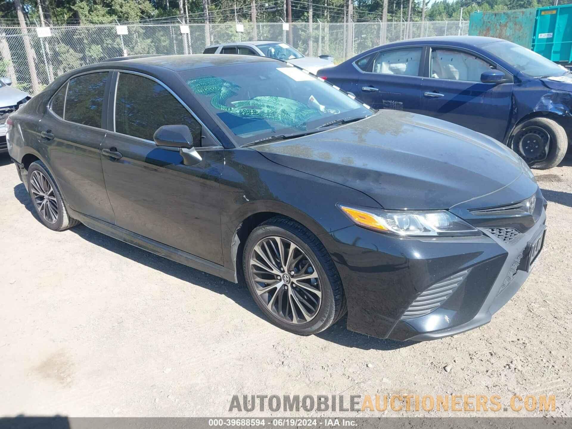 4T1B11HK5JU555467 TOYOTA CAMRY 2018