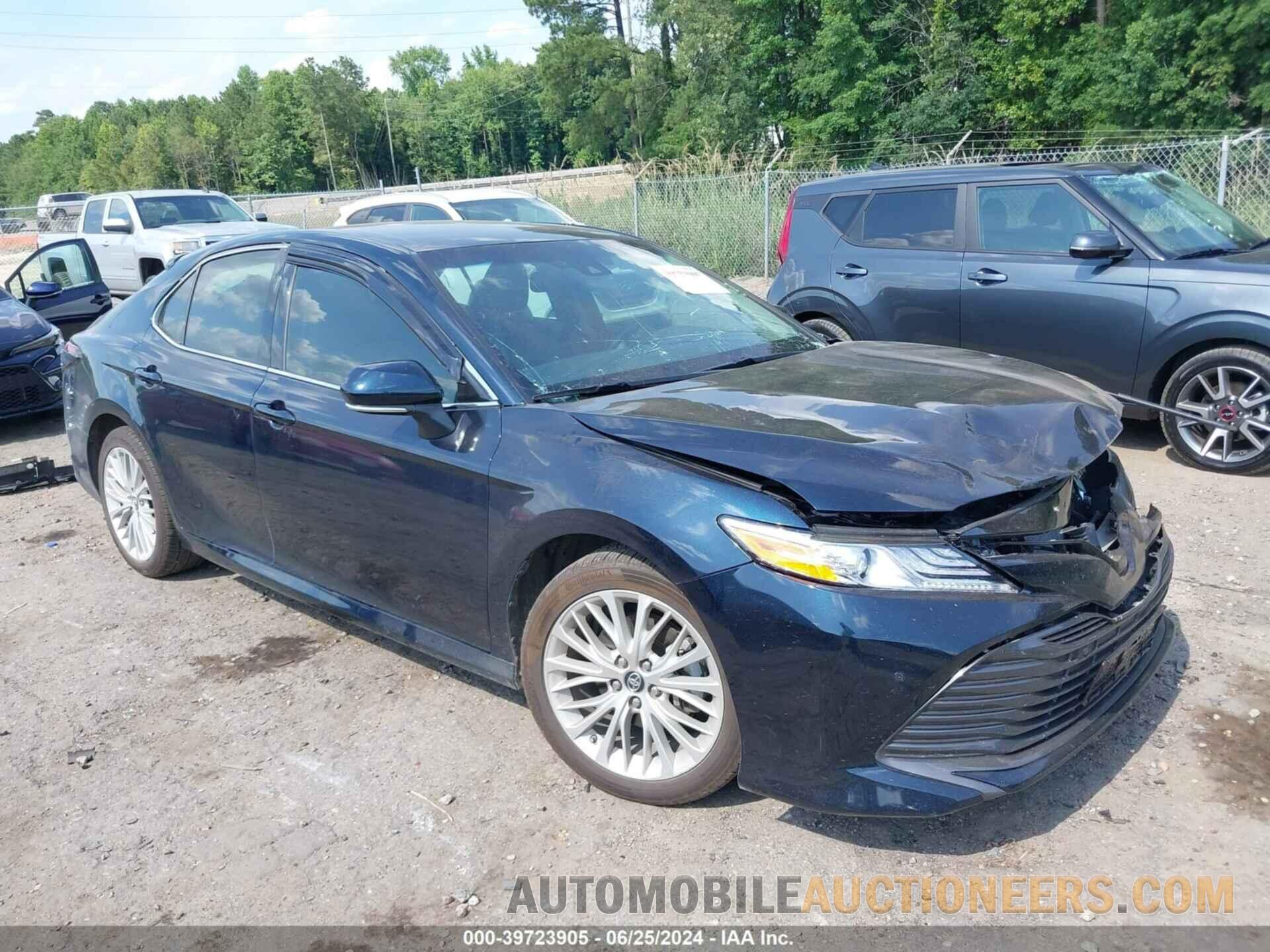 4T1B11HK5JU555792 TOYOTA CAMRY 2018